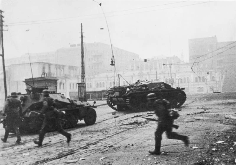 8 травня — не “день побєди”: як Україна переосмислює пам’ять про Другу світову війну