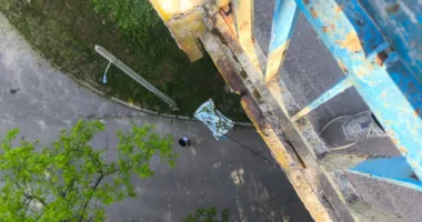 У львівському парку «Погулянка» чоловік впав з мосту і загинув
