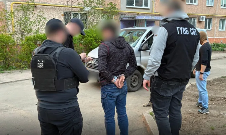Офіцера на Львівщині затримали на хабарі за переведення військового в тил