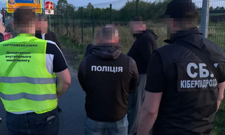 Ексдепутату Самбірської райради та його брату повідомили про підозру у підкупі посадовця Держтрансбезпеки