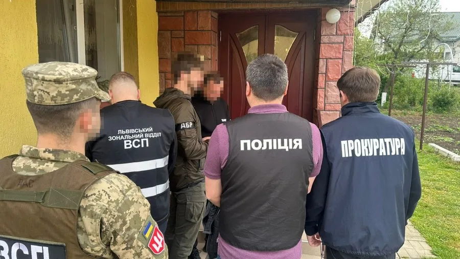 12 000 доларів США за “викуп” з приміщення ТЦК: у Львові підозрюють посадовця ДУ “Центр пробації”