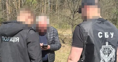 На Львівщині викрили посадовця військової частини, якого підозрюють у схемі вимагання грошей за “бойові” виплати