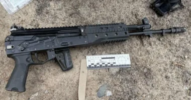 На Львівщині затримали чоловіка з автоматом Калашникова та набоями