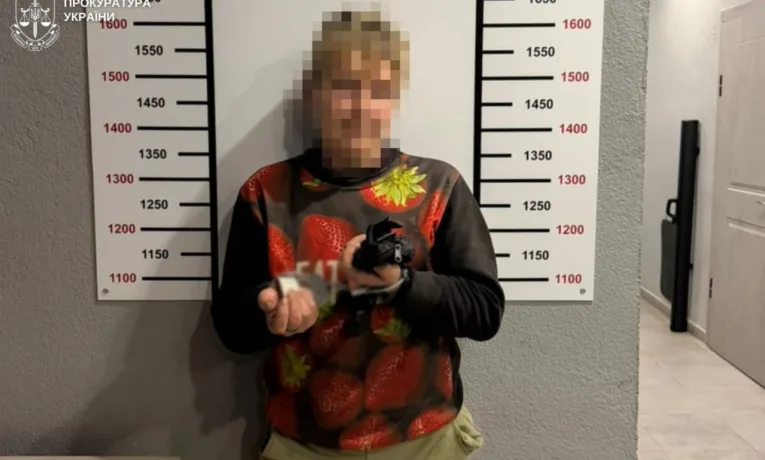 На Львівщині жінка жорстоко побила кочергою батька: він в реанімації