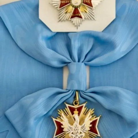 Білйи орел