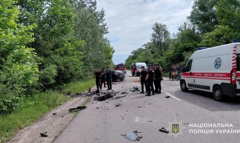 Смертельна ДТП на Львівщині: загинула 58-річна водійка, серед постраждалих — двоє дітей (фото)