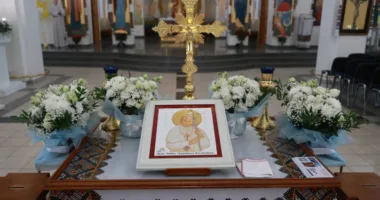 У храмі на Сихові виставили ікону з краплею крові Івана Павла ІІ