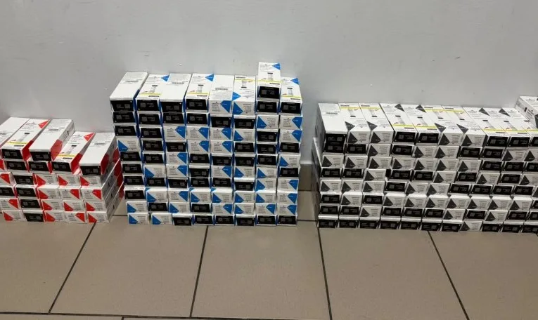 Через кордон на Львівщині водій намагався ввезти контрабанду шприц-ручок на 4,6 млн грн