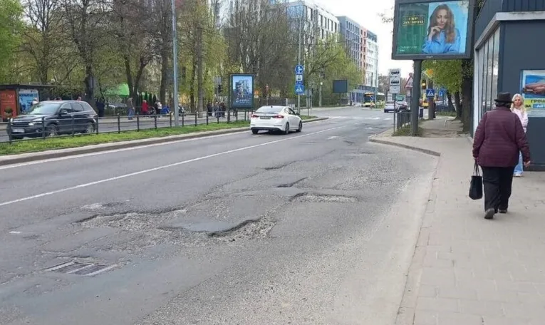 Реверсний рух запровадять на проспекті Чорновола у Львові через ремонт дороги