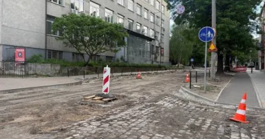 У Львові під час ремонту вул. Героїв УПА виявили історичну бруківку