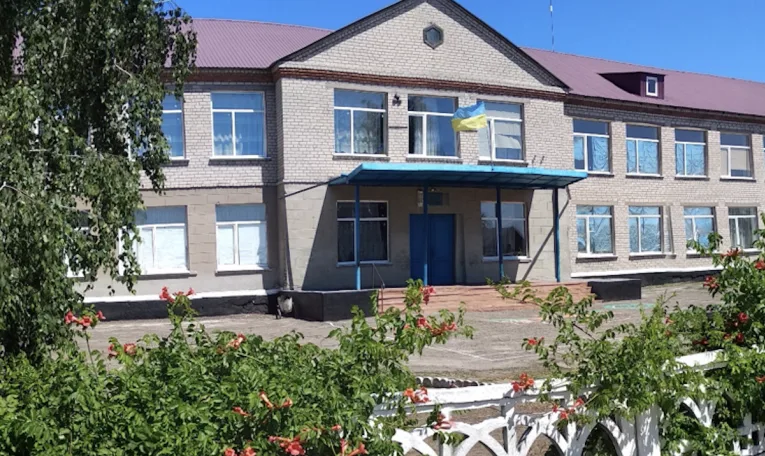 Директора будівельної компанії засудили за підробку документів під час реконструкції навчального комплексу на Львівщині