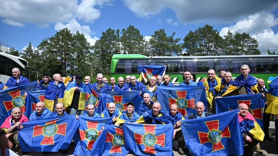 Під час 75-го обміну полоненими додому повернулися шестеро захисників зі Львівщини