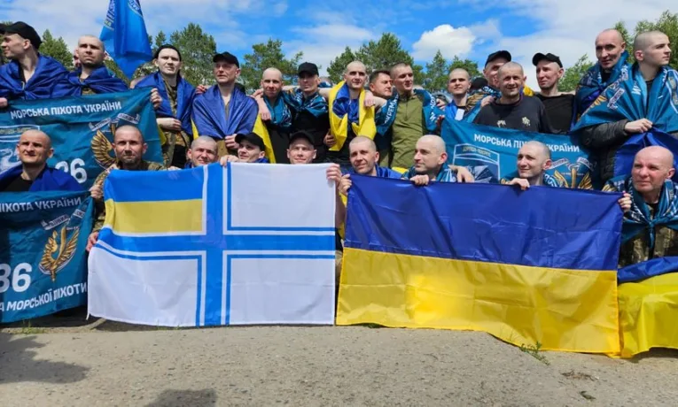 Під час обміну полоненими додому повернулися п’ятеро захисників зі Львівщини