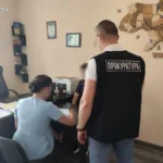 Переплатила за меблі і техніку 1,4 млн грн: на Львівщині судитимуть посадовицю ліцею