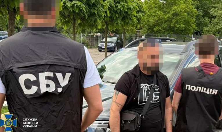 У Львові викрили схему незаконного виїзду за кордон через фіктивну участь у музичному гурті