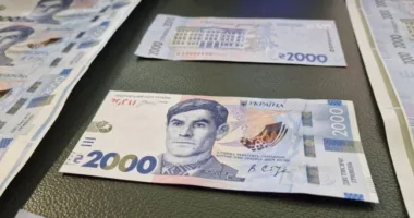 В Україні вводять банкноту номіналом 2000 гривень: на новій купюрі зобразять Василя Стуса