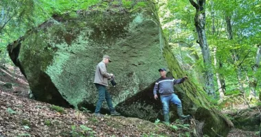 На Львівщині знайшли артефакти, які можуть вказувати на місце криївки підпільної радіостанції УПА «Афродита»