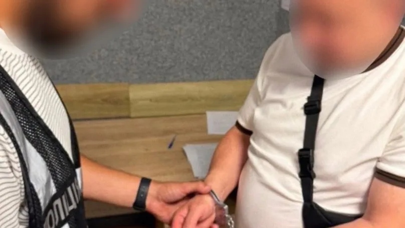 Головного інженера львівської будфірми підозрюють у виманюванні інтимних фото в малолітніх дівчат