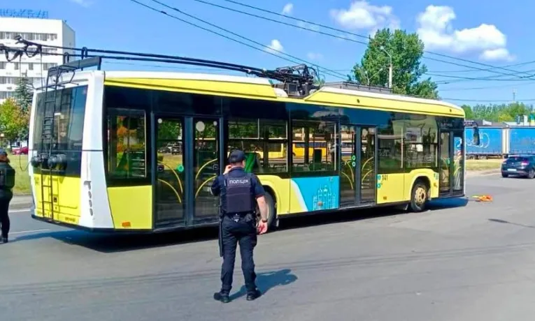 У Львові водій тролейбуса виявив гранату на вулиці Зеленій