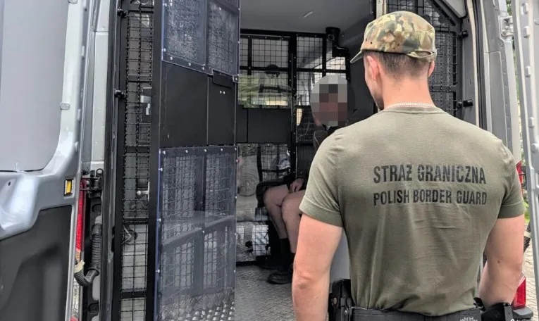 Польща депортувала українця через пункт пропуску «Медика — Шегині»