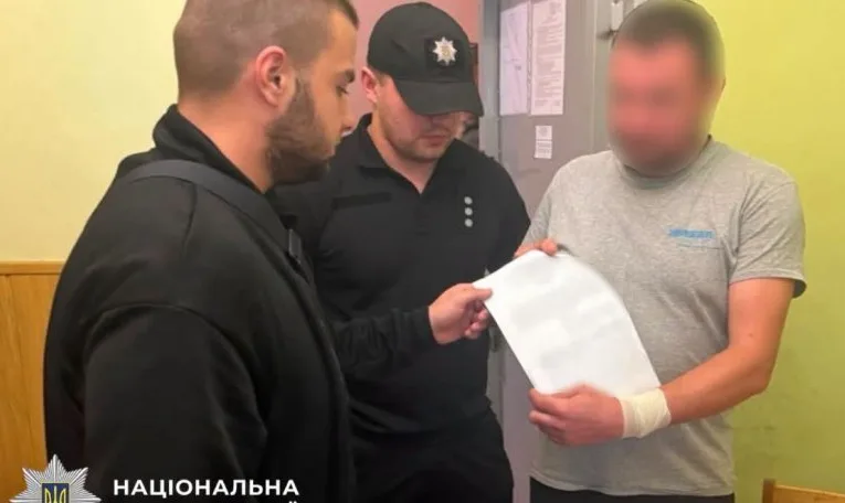 П’яний 43-річний львів’янин смертельно поранив собаку ножем та вилами