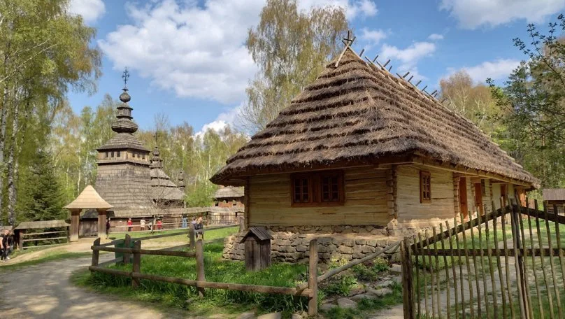 Суд у Львові закрив справу щодо посадовця музею «Шевченківський гай» через закінчення строків давності
