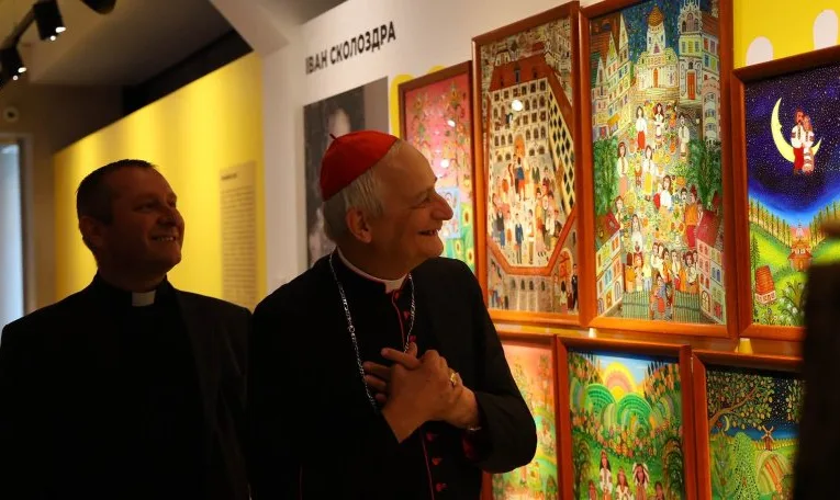 Спецпредставник Святого Престолу першим оглянув нову виставку в Zenyk Art Gallery
