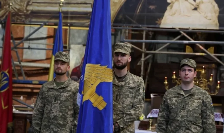 У Львові освятили Почесний прапор 16-ї бригади армійської авіації «Броди»