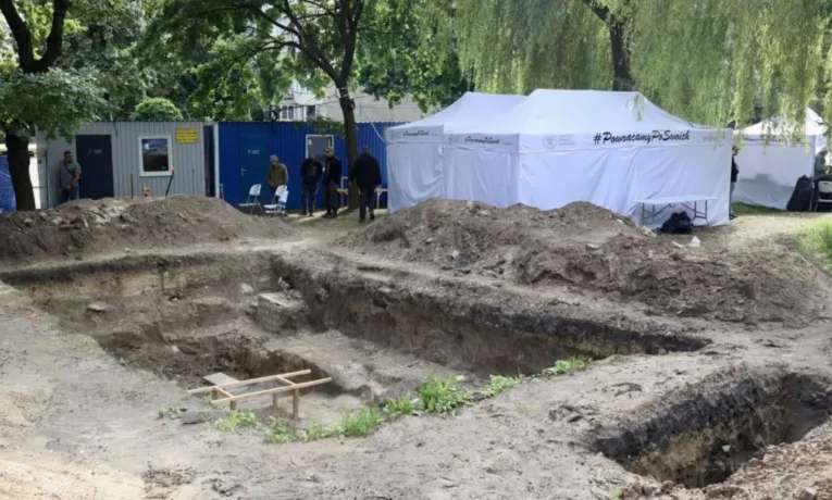 У Львові продовжать ексгумацію останків солдатів Війська Польського
