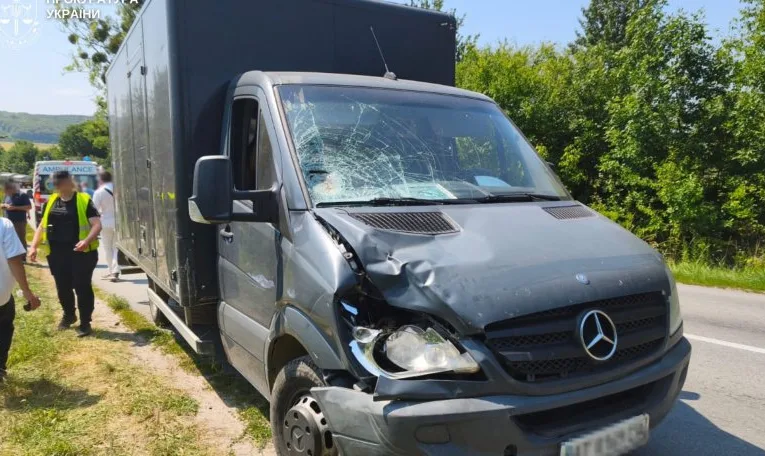 На Львівщині п’яний водій Mercedes на смерть збив військового, який перебував у відпустці