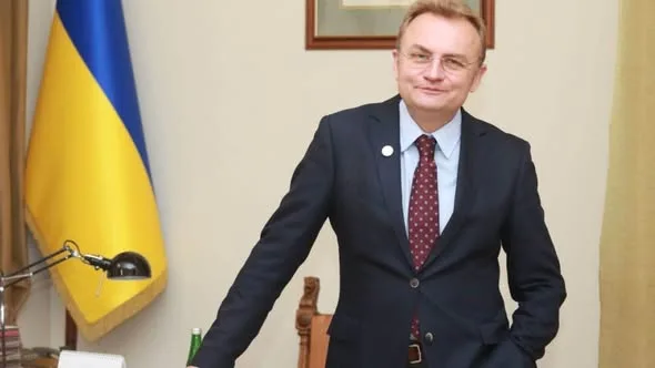Скандал у Львівській ратуші: як «дорогі друзі» Садового роками орендують серце міста за копійки? Що насправді відбувається з Grand Cafe Leopolis в Ратуші?