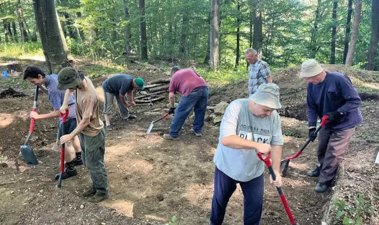 На Львівщині археологи розкопали споруду, яку раніше вважали язичницьким капищем