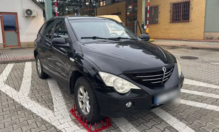 У пункті пропуску «Смільниця» виявили автомобіль, який перебував у міжнародному розшуку