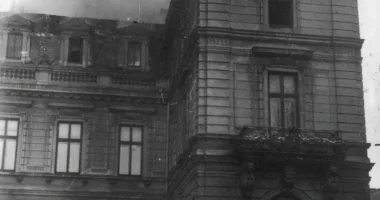 Як американський пілот загинув під час першого авіашоу у Львові: історія падіння літака на палац Потоцьких