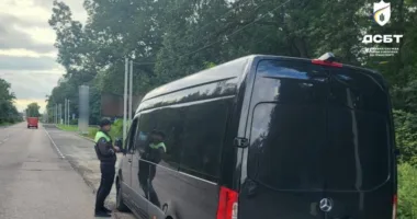 На Львівщині виявили двох водіїв, які нелегально перевозили пасажирів