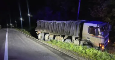 Вантажівка та електросамокати: на Самбірщині травмувалися двоє дітей