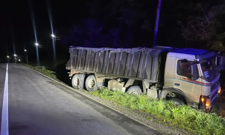 Вантажівка та електросамокати: на Самбірщині травмувалися двоє дітей