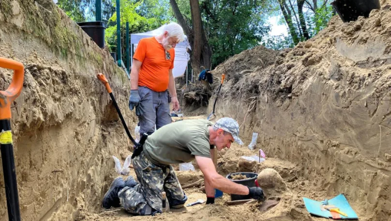 На Голосківському кладовищі у Львові ексгумували останки 64 військових