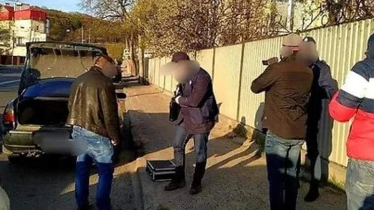 У Львові експрацівника колонії засудили за 12 тисяч гривень хабаря, але від покарання звільнили