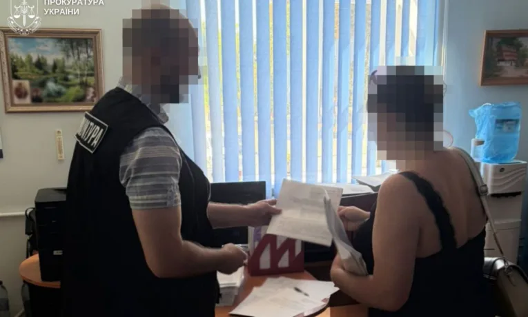 На Львівщині експрацівницю міськради судитимуть через переплату за кухонне обладнання