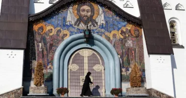 Зникли ікони та перебудували історичні приміщення: прокуратура готує позов щодо Почаївської лаври