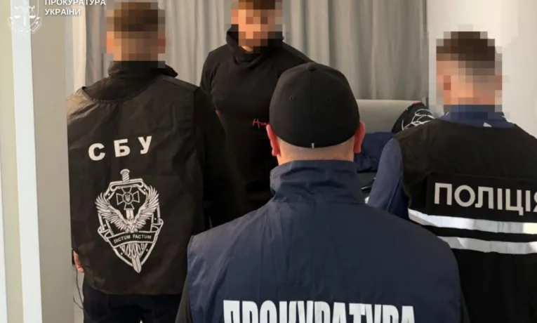 На Львівщині 25-річного чоловіка підозрюють у продажу кокаїну: наркотики ховав у пачці з-під цигарок