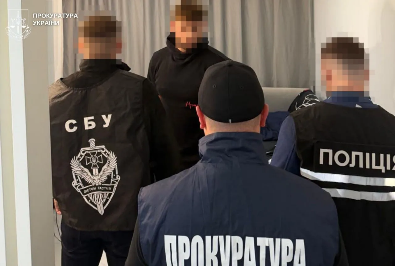 На Львівщині 25-річного чоловіка підозрюють у продажу кокаїну: наркотики ховав у пачці з-під цигарок