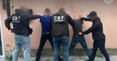 На Львівщині двом чоловікам повідомили про підозру у теракті біля ТЦК