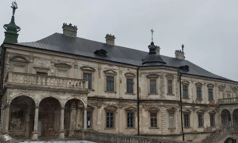 Підгорецький замок ремонтують через проблеми з вологою: що відбувається з історичною спорудою