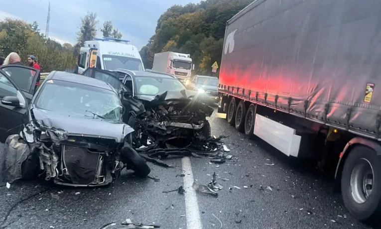 На Львівщині в ДТП постраждали шестеро людей, серед них троє дітей